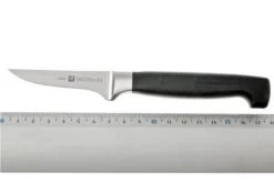 Zwilling J.A. Henckels Four Star Paring Knife 2 3/4" 7 Zwilling J.A. Henckels Four Star Paring Knife 2 3/4" -Knives Low Price ZW31070 060 04 zwilling 4star 31070 060 groentemes d4